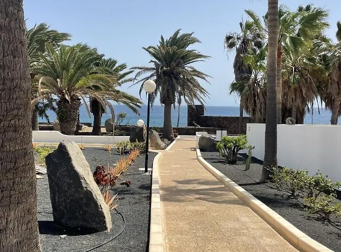 Casahost Bastian Costa Teguise